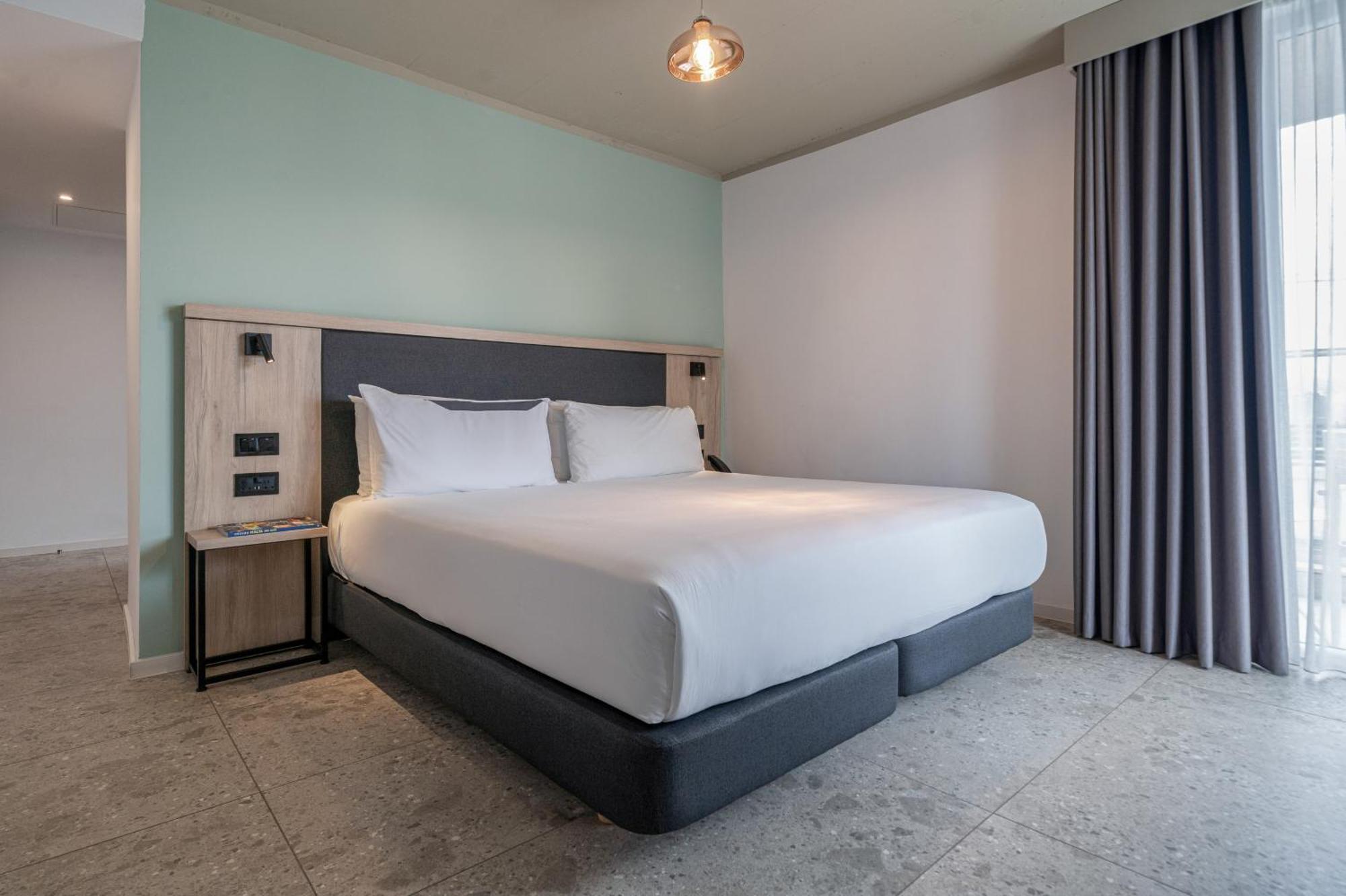 Hotel Mistral St Julian'S, Affiliated By Melia Saint Julian's Eksteriør billede